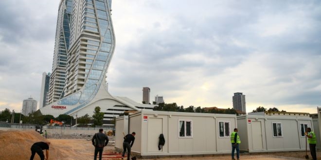 İzmir'de barınma merkezinin kurulum çalışmaları sürüyor