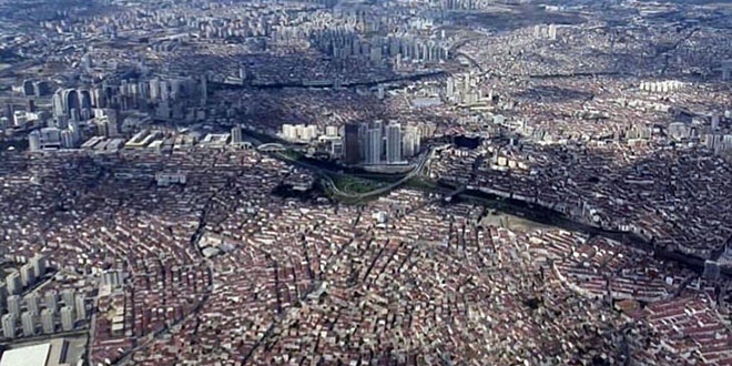 İstanbul'u bekleyen en büyük tehlike! Metrekareye 15 kişi düşüyor