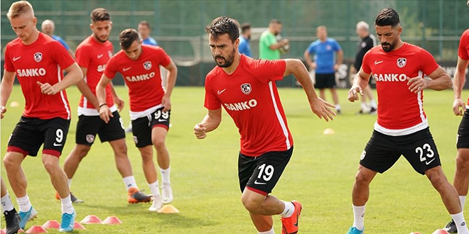 Gaziantep FK'de 4 kişinin daha testi pozitif çıktı