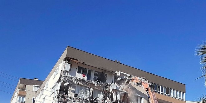 İzmir'de çevreye yayılan asbest, kanser riskini artırabilir