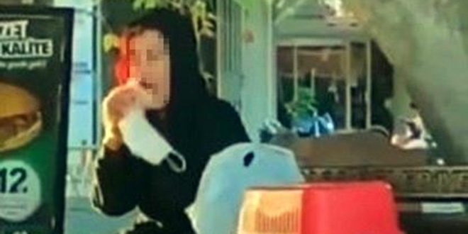 Kucağındaki hamster'ı tokatlayıp ısırdı, ceza yedi