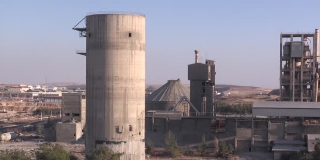 60 metre yüksekliğindeki siloyu 8 saniyede enkaza çevirdi