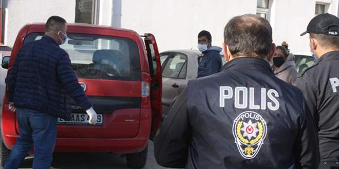 Koronavirüslü kişi Nüfus Müdürlüğünde işlem yaparken yakalandı