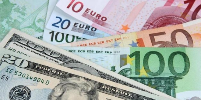 Dolar 'Merkez'i bekliyor