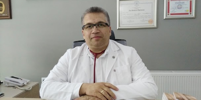 Bursa'da bir doktor daha koronavir�se yenik d��t�