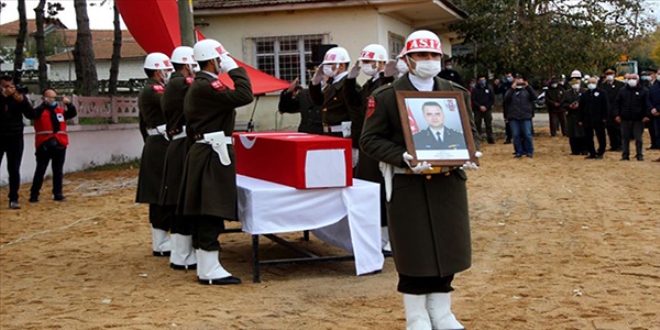 Şehitlerimiz son yolculuklarına uğurlandı