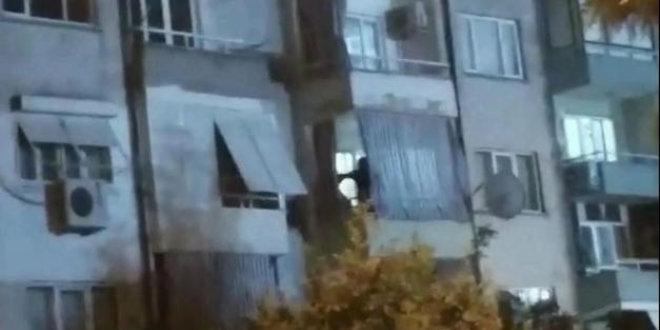 11 yaşındaki oğlunu balkonda oklavayla öldüresiye dövdü