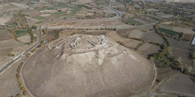 Urartuların 2 bin 900 yıllık kalesi turizme kazandırılıyor