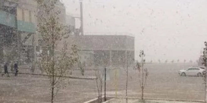 Ankara'ya yılın ilk karı düştü