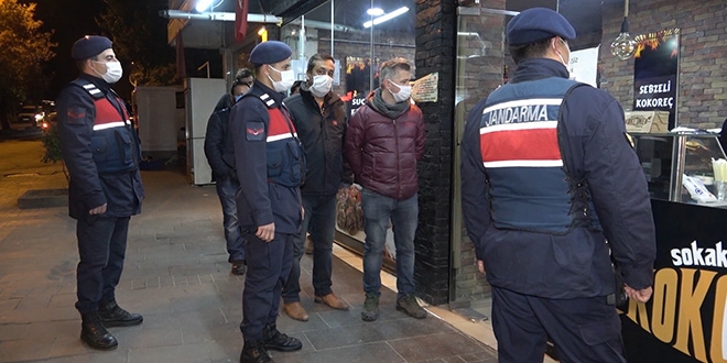 Kısıtlamalar başladı: Salgın Denetim Uzmanları tek tek kontrol etti