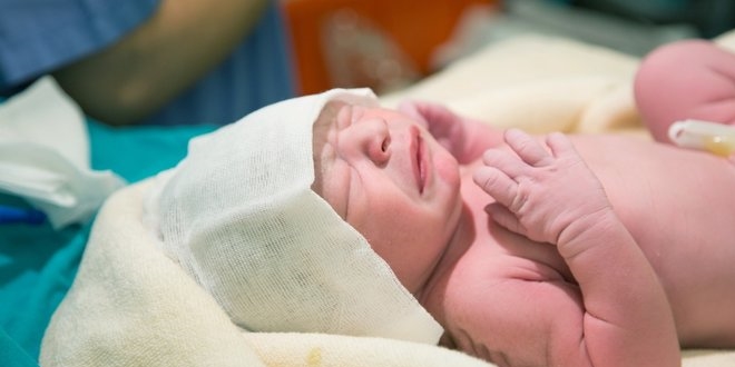 Sezaryen ile dnyaya gelen bebeklerin enfeksiyona bal hastaneye kaldrlma riski daha yksek