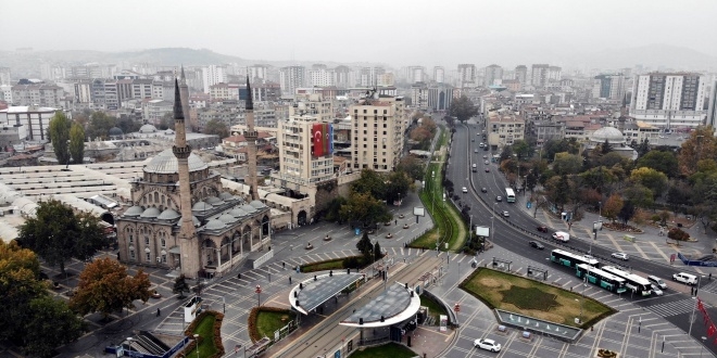 Vatandaşlar kısıtlamayı yanlış anladı, meydan boş kaldı