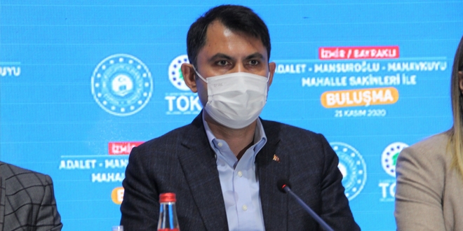 Çevre ve Şehircilik Bakanı Kurum, Bayraklı'da mahalle sakinleriyle buluştu