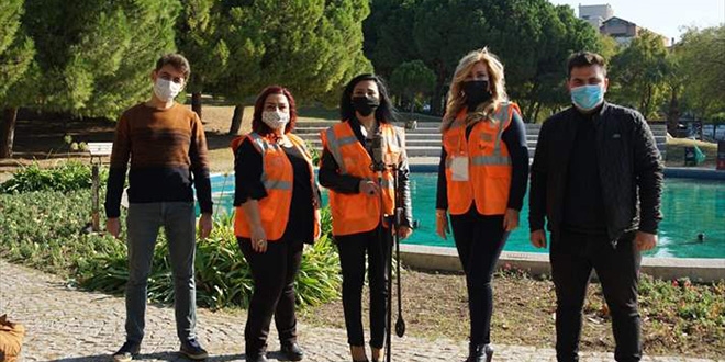 Müzik öğretmenlerinden depremden etkilenen meslektaşlarına '24 Kasım' hediyesi