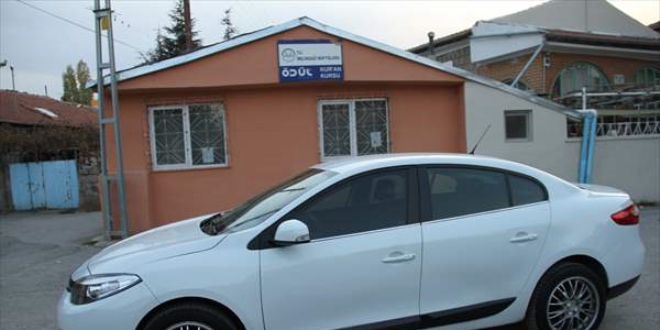 90 bin TL'ye aldı, önü 2013 model, arkası bilinmiyor