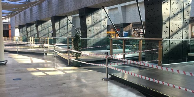 AVM'de yerde yemek yiyenler i�in tedbir al�nd�