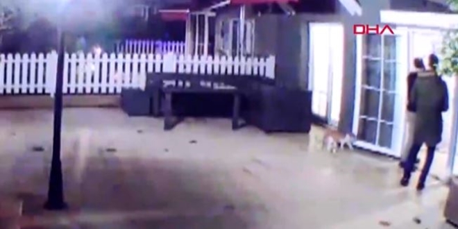 Kargocu 'Kırılacak' yazan paketi yerde sürükleyip böyle fırlattı