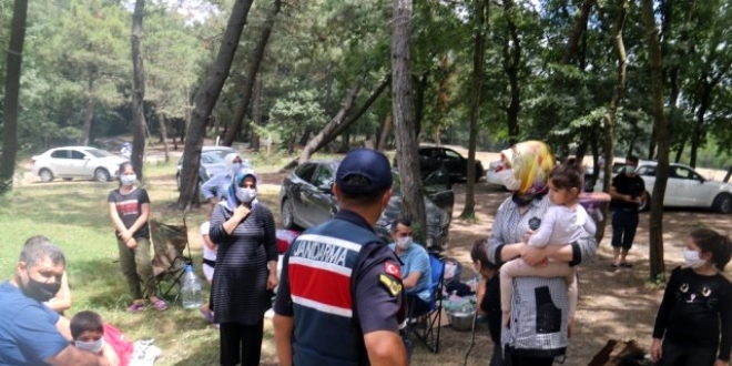 İzmir'de Kovid-19 tedbirleri kapsamında 'piknik' düzenlemesi