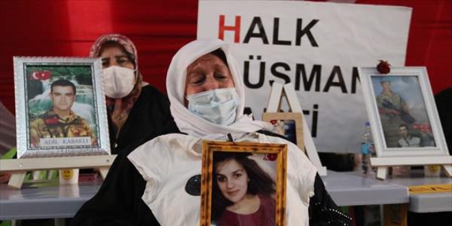 Diyarbakır annelerinin oturma eylemine bir aile daha katıldı