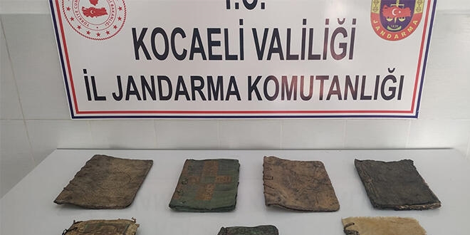 7 adet ceylan derisine yazılı Tevrat ve İncil ele geçirildi