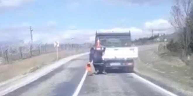 İşçinin duba toplama tekniği şaşkına çevirdi