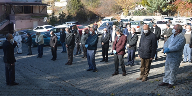 Koronadan öldü, Öğretmenler Günü'nde toprağa verildi
