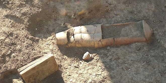 Kazı çalışmalarında bebek mezarı bulundu