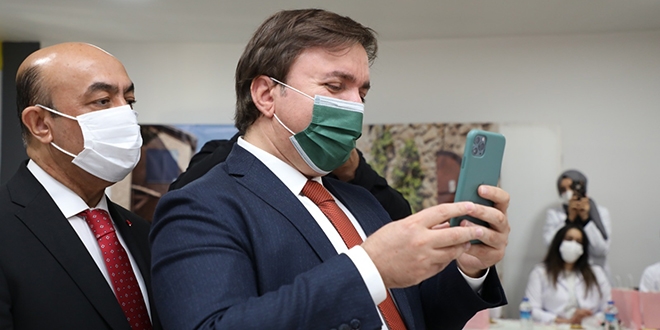 Lösemi tedavisi gören öğretmen ağladı, Valiyi de ağlattı