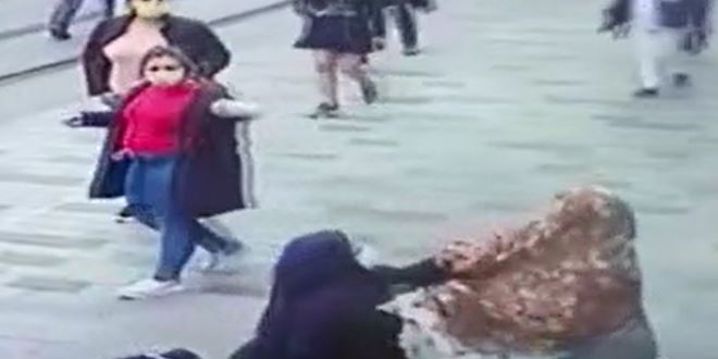 Dilenciler rant için kavga etti dolandırıcı boğazına jilet dayadı