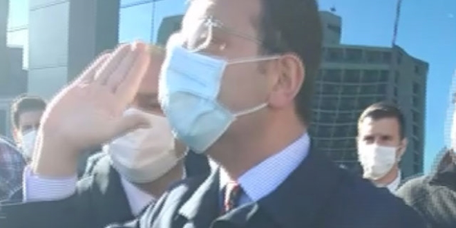 Ekrem İmamoğlu, kendisini yuhalayan taksicilerin üzerine yürüdü