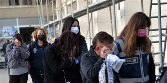 Mersin'de fuhuş operasyonu: 24 gözaltı