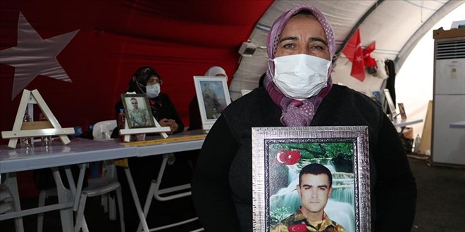 'Evlatlar�m�z� s�ke s�ke PKK'n�n, HDP'nin elinden alaca��z'