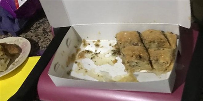 Eşi terk edince evini kurşunladığı kayınpederini, baklavayla zehirledi