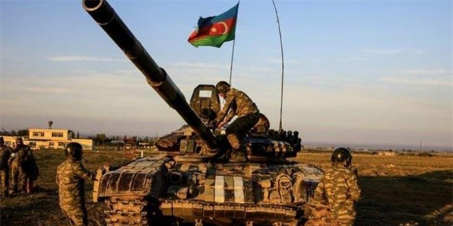 Azerbaycan ordusu işgal altında bulunan Laçın'a girdi