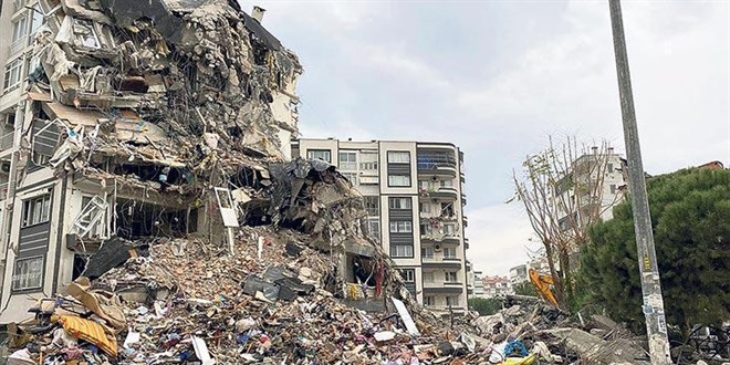 İzmir'i sıvılaşma vurdu