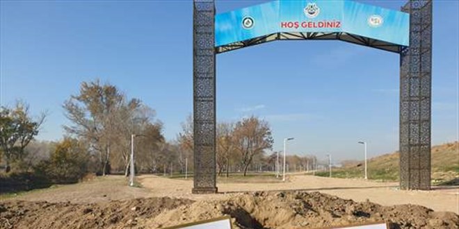 Edirne'de çevrecilerden 'direkli tarla' tepkisi
