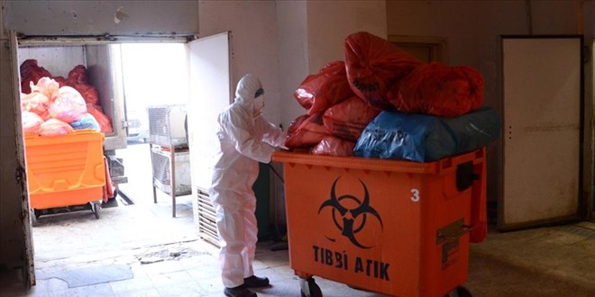 Katı atık ekiplerinin Kovid-19 sürecinde yoğun mesaisi