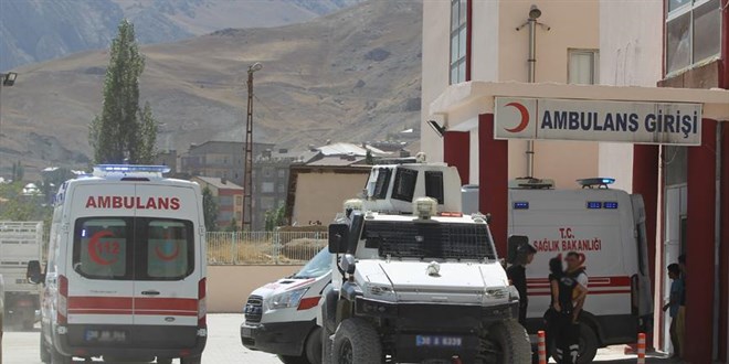Hakkari'de araç kazası sonucu 1 asker şehit oldu