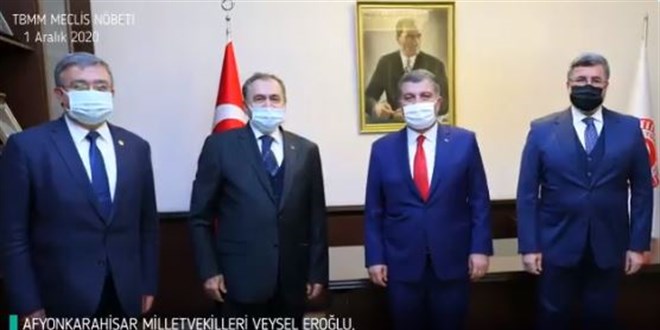 Bakan Koca, TBMM'de milletvekilleriyle bir araya geldi