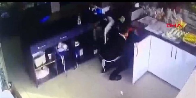 Kavgadan korkup dolaba sakland�lar... ��te o anlar