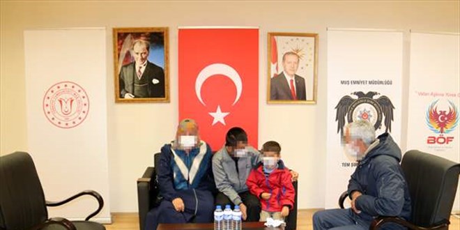 Muş'ta ikna çabaları sonucu teslim olan terörist ailesiyle buluşturuldu