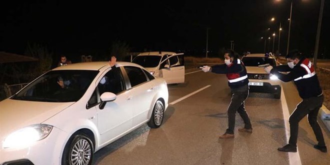 Denizli'de 50 adet kalem suikast silahı ele geçirildi