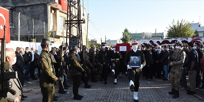 Zeytin Dal blgesinde ehit olan asker topraa verildi