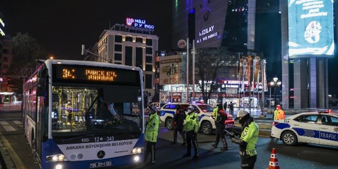 Başkent sokağa çıkma kısıtlamasıyla sessizliğe büründü