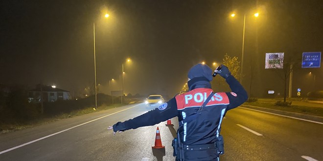 Kısıtlamaya uymayan 17 kişiye 71 bin lira ceza yağdı
