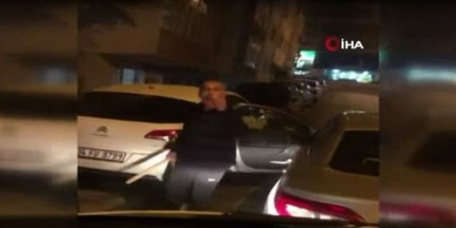 Hastane personelinin olduğu servis aracına sopalı saldırı