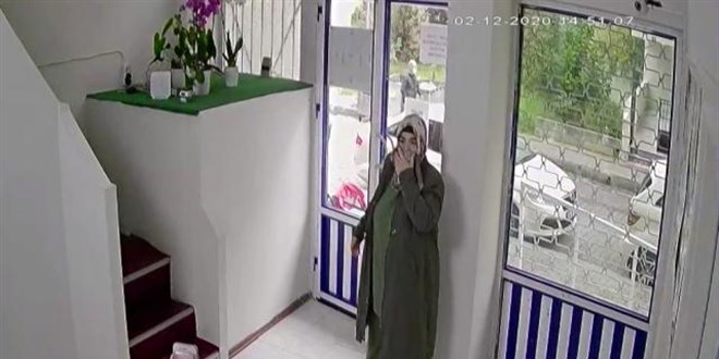 Avcılar'da aile sağlığı merkezinde doktora saldırı kamerada