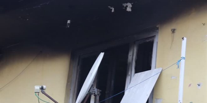 Kahraman baba yangında kurtarmaya çalıştığı iki çocuğuyla hayatını kaybetti