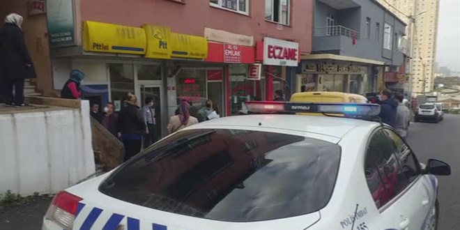Ataşehir'de PTT şubesinde soygun girişimi, şüpheli şahıs gözaltına
