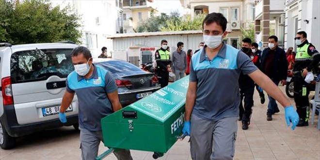 25 yaşındaki kadın evinde bıçaklanarak öldürülmüş halde bulundu